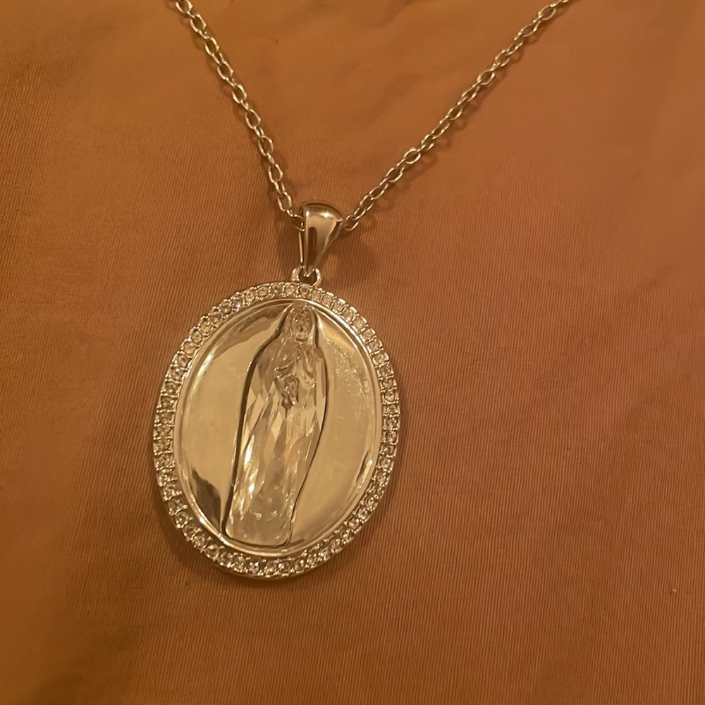 Swarovski Necklace Virgin Mary, great condition, as seen in pics